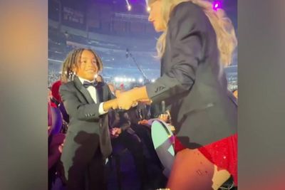 Alicia Keys’ son steals show dancing with Taylor Swift at Grammys