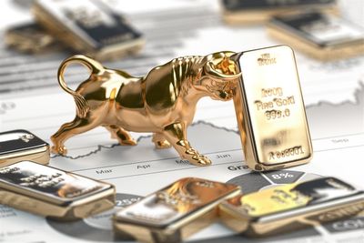 Gold Stocks Shine as Prices Hit Record Highs—Top 3 Picks