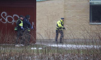 Swedish police say 11 people dead in Örebro campus attack