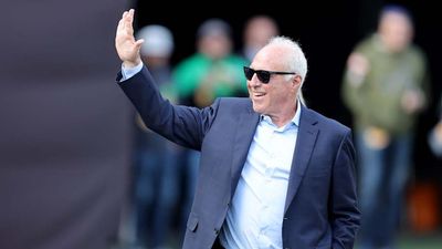 Eagles’ Jeffrey Lurie Makes Definitive Statement on Rumors He Wants to Buy Celtics