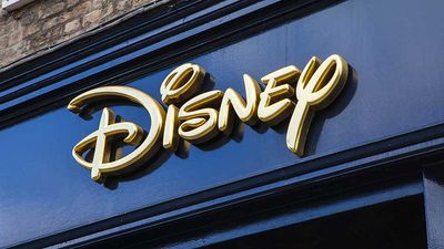 Disney Earnings Due. Analysts Are Bullish On Theme Parks, Streaming.