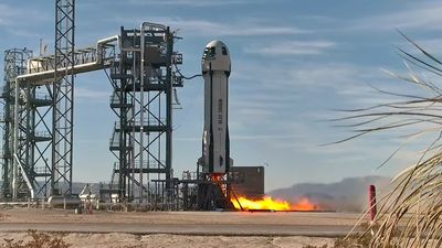 Blue Origin mimics moon gravity on 1st-of-its-kind New Shepard research rocket launch (video)