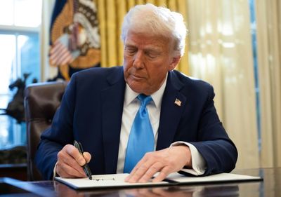 Trump Signs Order Withdrawing US From UN Bodies