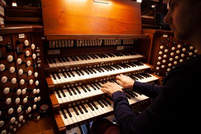 An Arkansas organist is playing 18 hours of Bach this year, one lunch break at a time