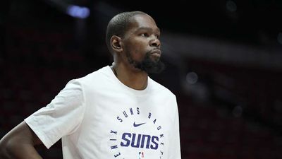 Kevin Durant to Sit Out Suns-Thunder Game As Trade Rumors Swirl