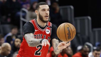 Chicago Bulls Make Decision on Lonzo Ball's Future As Trade Deadline Looms