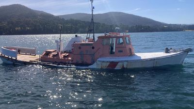 Rare vessel sinks en route to famed boat festival