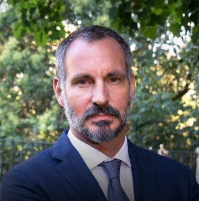 Prince Rahim Al-Hussaini Named New Aga Khan V