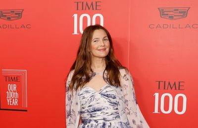 Drew Barrymore 'can't control' desire to sit too close to guests