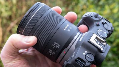 Canon RF 28-70mm f/2.8 IS STM review: a ‘trinity’ standard zoom for the masses