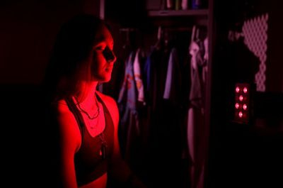 Does Red Light Therapy Live Up To the Hype? Yes — But Not For All The Health Claims