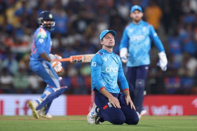 England comfortably beaten in first ODI as poor India tour continues