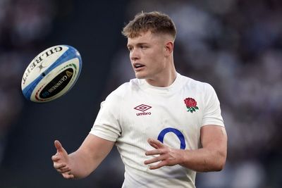 ‘Tough and brave’ Fin Smith backed to star on first England start against France