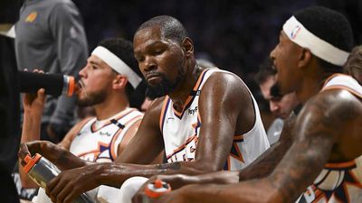 NBA Insider Describes 'Toxic' Suns Locker Room Amidst Trade Deadline Rumors