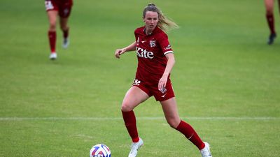 Adelaide beat Glory to go second in A-League Women