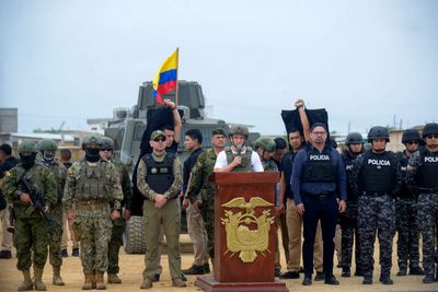 Ecuador Presidential Candidates Sprint To Campaign Finish