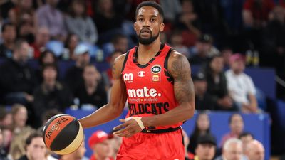 Cotton unstoppable with 49 points as Perth beat 36ers