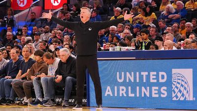 Steve Kerr Flipped Out Over 'Obvious' Missed Call During Warriors Loss to Lakers