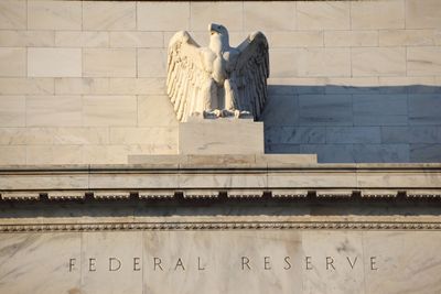 Dollar Gains on Reduced Fed Rate Cut Expectations