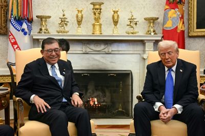 Trump Hosts Japan PM, Threatens Tariffs