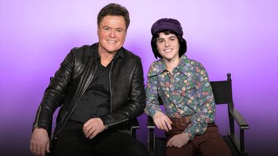 “Can you imagine sharing the stage with your 14-year-old self?”: Donny Osmond uses “mind-blowing AI and CGI technology” to duet with… himself