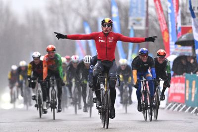 'I decided to race on' - Arnaud De Lie on why he stayed in the Etoile de Bessèges despite cars on the road