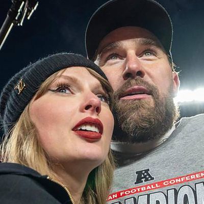 Taylor Swift "Doesn't Want to Be the Center of Attention" During Travis Kelce's Super Bowl Moment