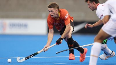 Kookaburras, Hockeyroos split wins with Spain