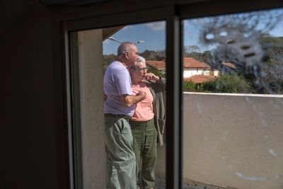 A teddy bear links hostage’s British family to grief and joy over release from Hamas