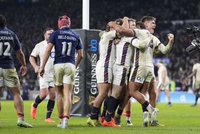 England revive Six Nations title hopes with last-gasp victory against France