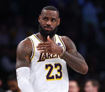 Lakers' LeBron James Out Against Pacers With Ankle Soreness