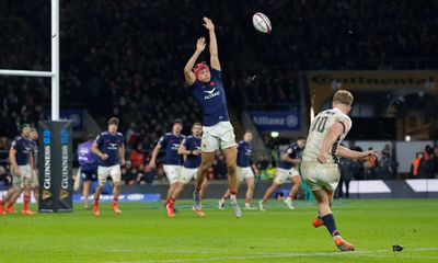 Muddy, bloody and bruised, Fin Smith comes of age on the grand stage