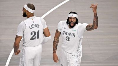 Anthony Davis Had Two-Word Message for Fans After Exciting First Stretch With Mavericks