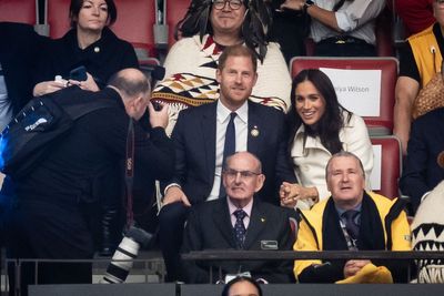 Duke and Duchess of Sussex cheer for teams at Invictus Games opening ceremony