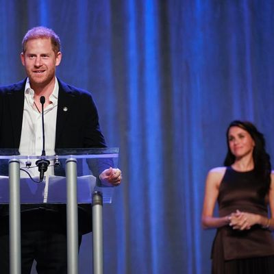 Meghan Markle Kisses Prince Harry at Invictus Games Event, Says He "Means a Lot" to Her