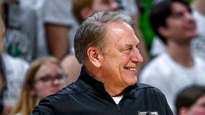 Tom Izzo Delivers Hilarious Quote After Tying Record Held By Bob Knight vs. Oregon