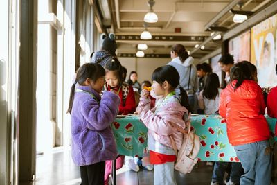 Persimmons and pears: the farmers’ market program getting kids excited to try new foods