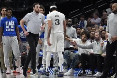 Anthony Davis Injured In Debut Game With Dallas Mavericks