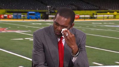 Randy Moss Tears Up During Emotional Return to TV After Cancer Diagnosis