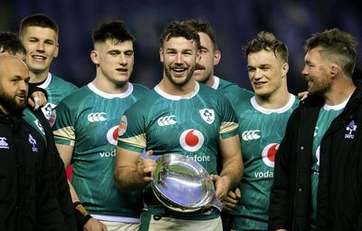 Scotland 18-32 Ireland: Bonus-point win for Six Nations holders after Finn Russell and Darcy Graham forced off