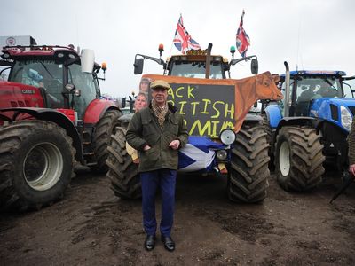 Nigel Farage joins farmers in north London ahead of fresh Westminster protest against inheritance tax changes