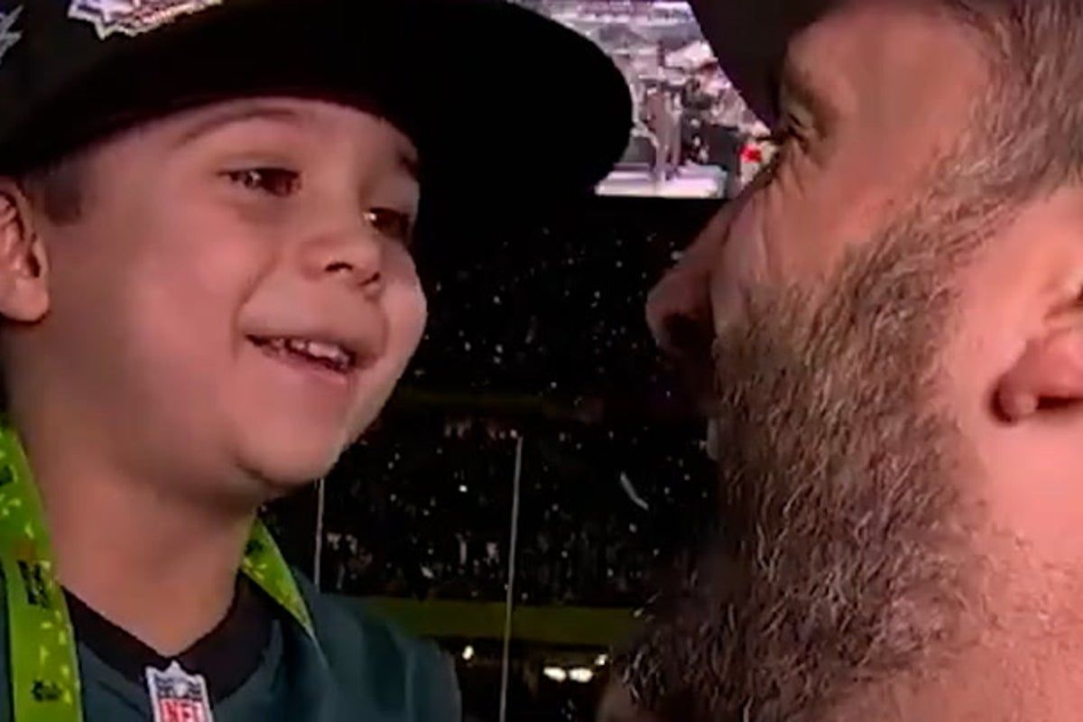 Eagles coach Nick Sirianni’s son takes centre stage in…