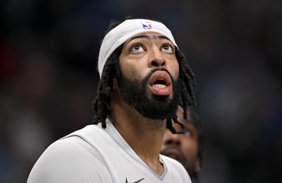 The Mavericks tried to subtly drop Anthony Davis’s bleak injury update near the end of the Super Bowl