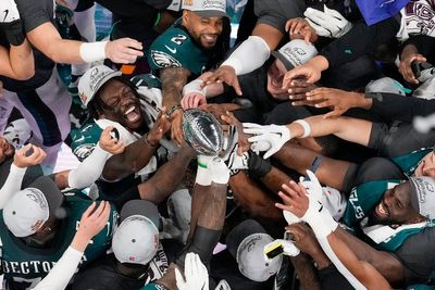 AP PHOTOS: Highlights from the Eagles' Super Bowl rout of the Chiefs