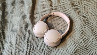 I tested Panasonic's cheap noise-cancelling headphones, and the excellent battery life won me over