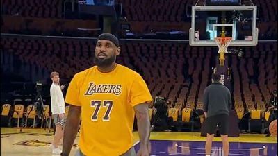 LeBron James Warms Up in Luka Doncic Shirt Ahead of His Lakers Debut