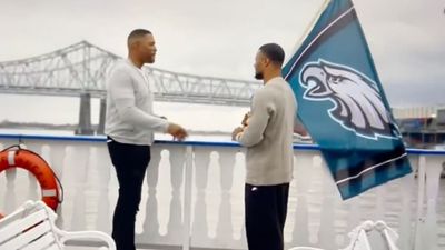 Giants Fans Crushed Michael Strahan for What He Did With Eagles Flag Before Super Bowl