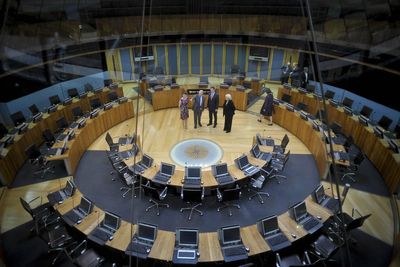 Tributes paid to Lord Elis-Thomas, first presiding officer of the Welsh Assembly