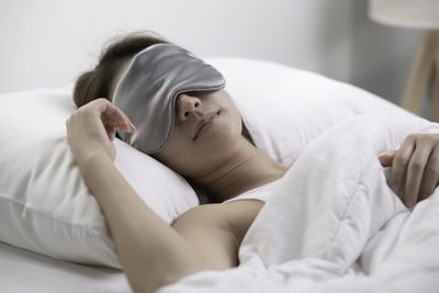 Experts say these 2 common mistakes are ruining your sleep. Here are healthy habits to adopt instead