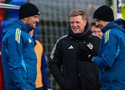 Who are the commentators and pundits on Amazon Prime for Newcastle vs Qarabag?